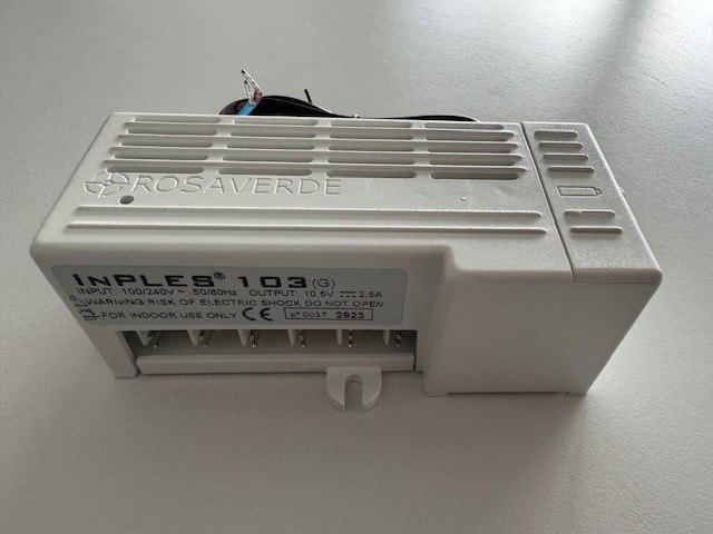 6-way LED power supply 103 with 3h emergency power supply