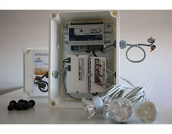 Light switch-off via integrated monitoring unit