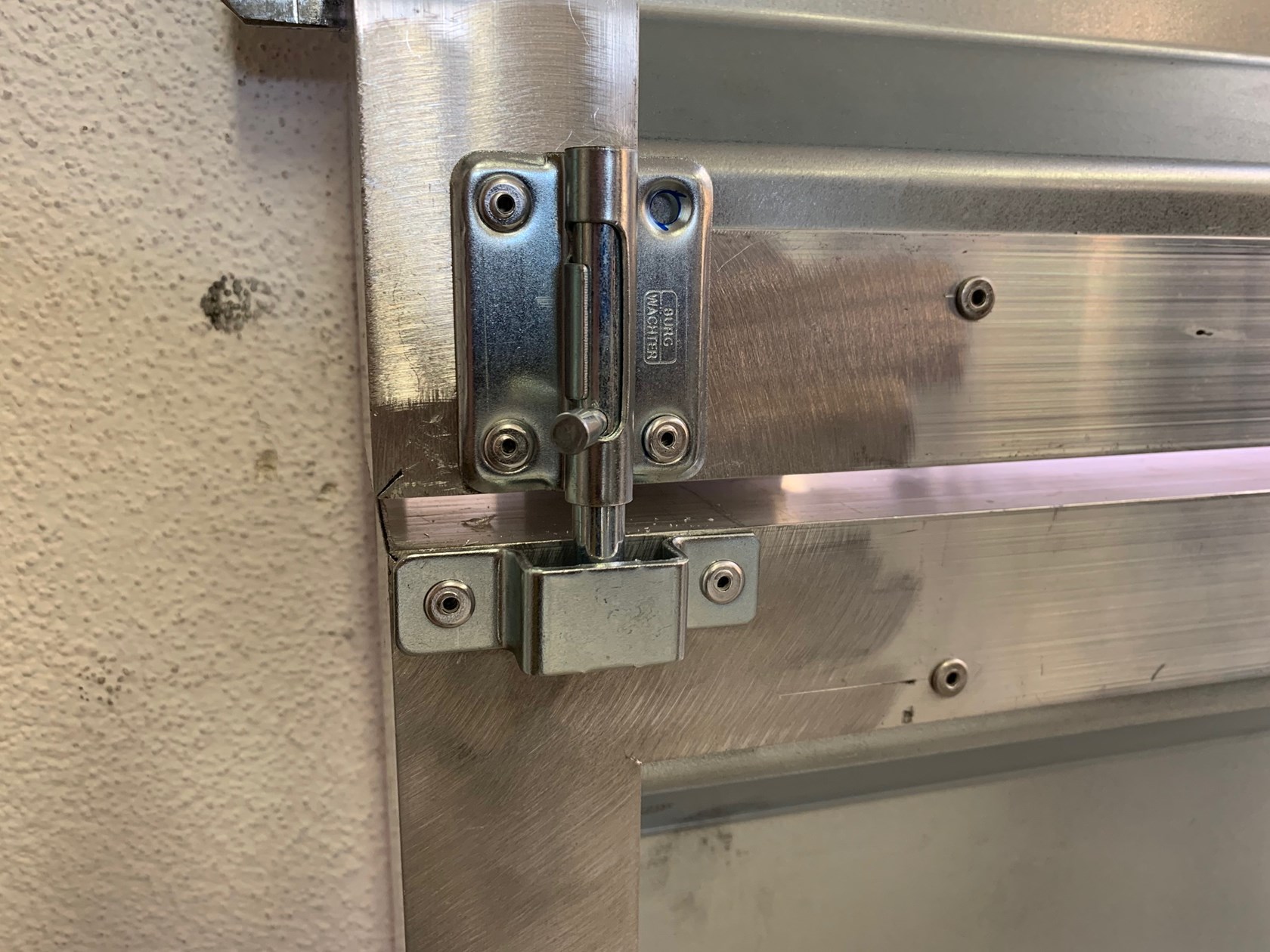 Bolt for swing doors