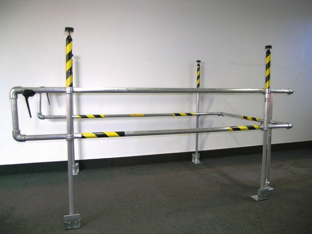 Modèle ajustable en hauteur, trois côtés