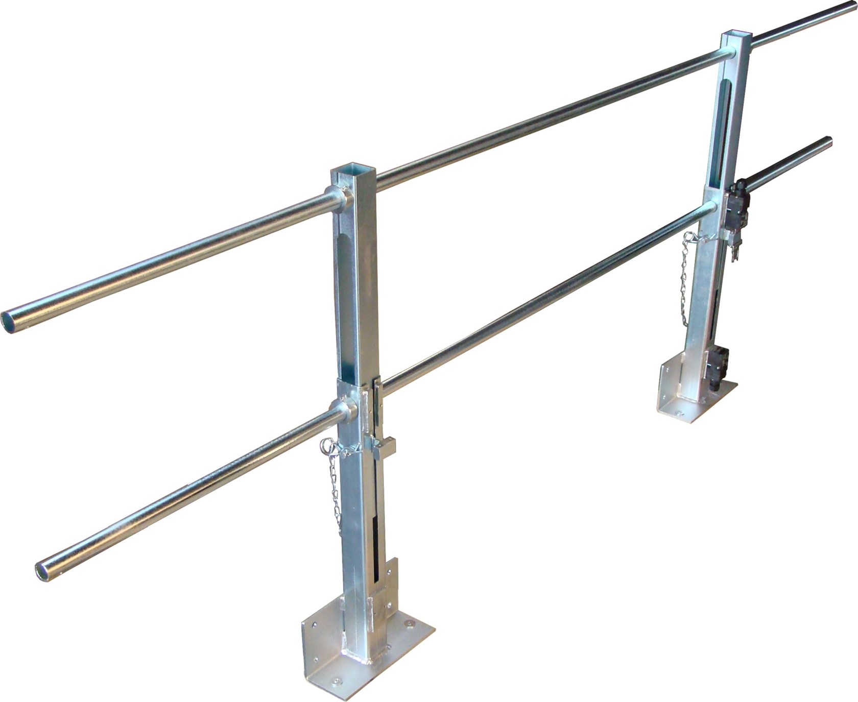 Modèle ajustable en hauteur, un côté, avec plinthe