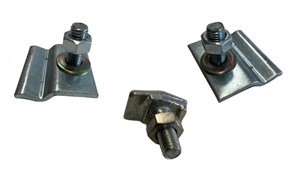 Sliding clamps for lifts